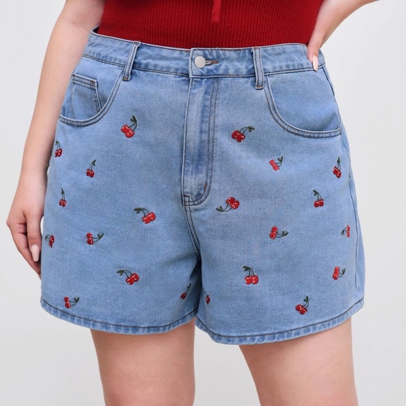 CIDER | Denim Shorts with Cherry Embroidery | Curve & Plus - Picture 4 of 6